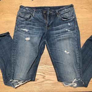 Boyfriend fit busted knee jeans